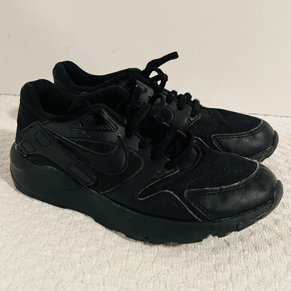 Kids Nike Grade School LD Victory (GS) Running Shoes, Black Sz 4